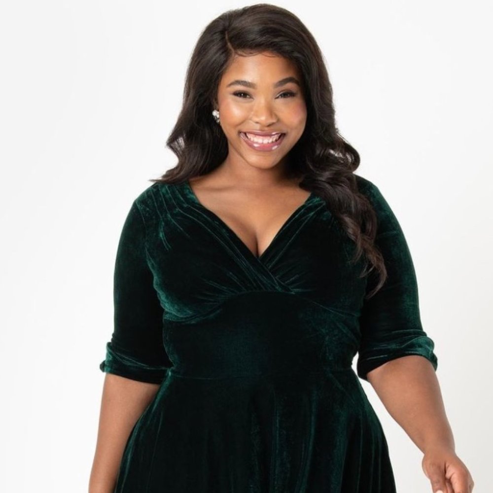 Unique Vintage Plus Size Emerald Green Velvet Delores Swing Dress 1X